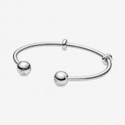 Bracelet Jonc Ouvert façon Maille Serpent Pandora Moments 598291