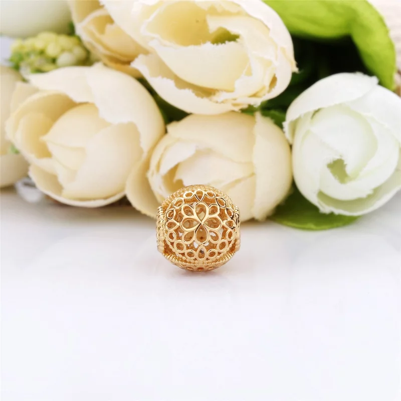 (image pour) Charm Fleur Ajourée en PANDORA Shine™, PANDORA Shine™, argent 925/1000 - Afficher 2