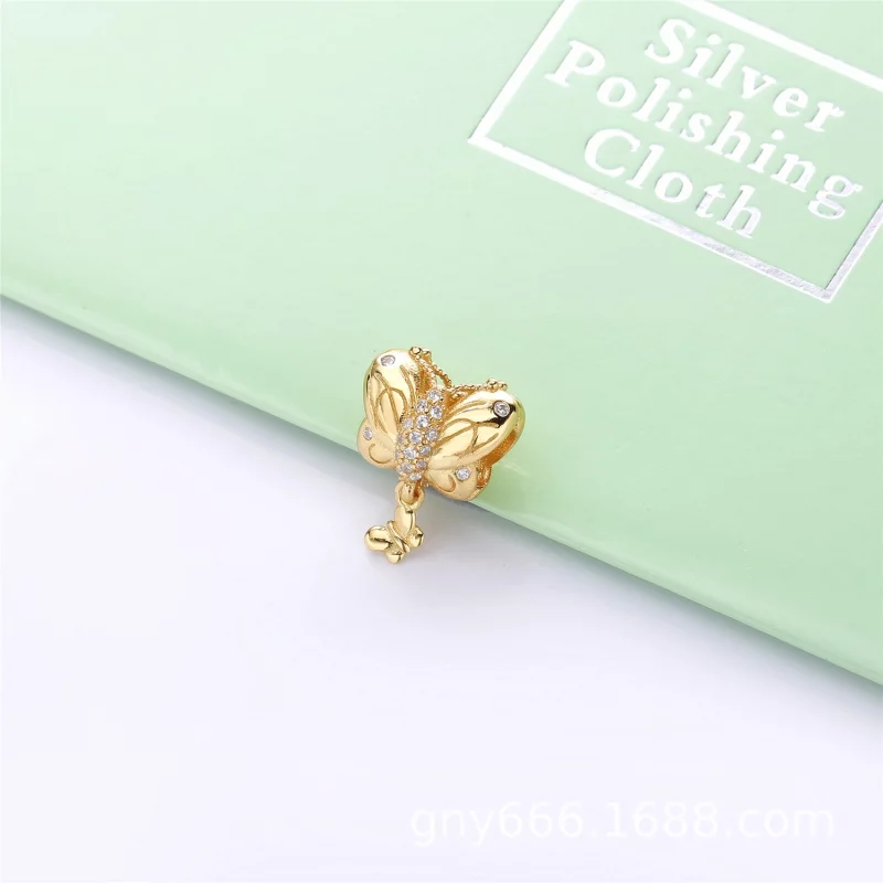 (image pour) Charm Papillon en PANDORA Shine™, PANDORA Shine™, argent 925/1000ᵉ - Afficher 3