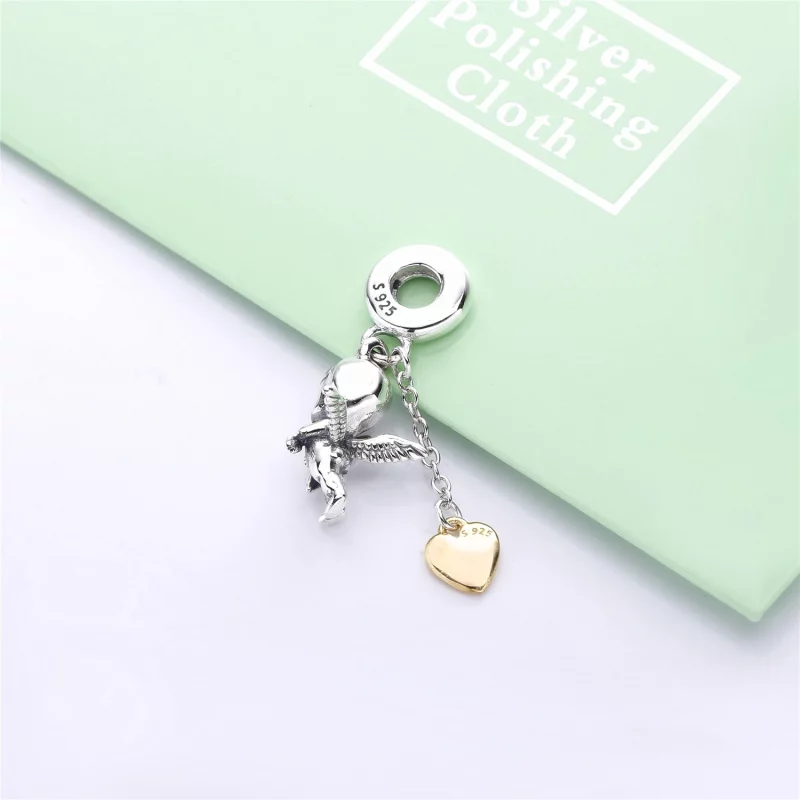 (image pour) Charm pendant Cupidon en PANDORA Shine™ - 767796CZ - Afficher 4