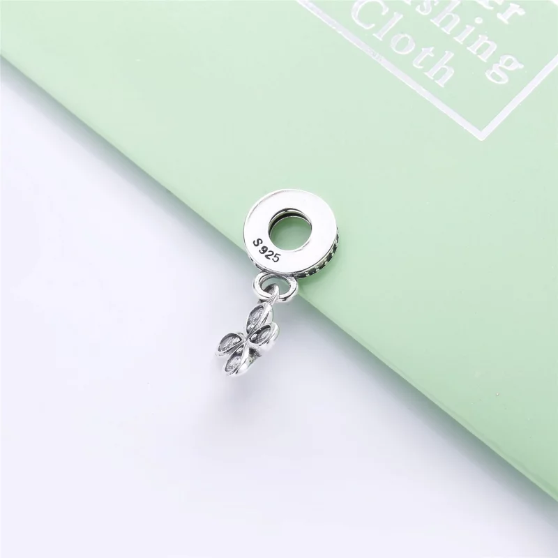 (image pour) Charm pendant Fleur à Quatre Pétales en Argent, Argent 925/1000ᵉ, PANDORA France - Afficher 3