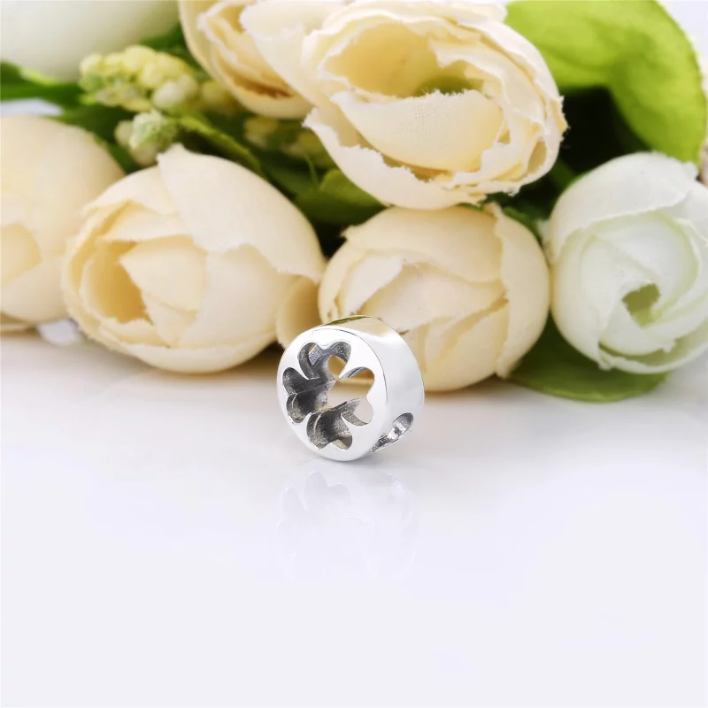 (image pour) Charm Trèfle ajouré en Argent, Argent 925/1000ᵉ – Boutique PANDOR PANDORA France - Afficher 3