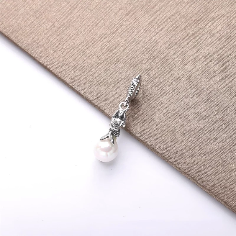 (image pour) Disney, Charm pendant PANDORA Ariel Lumineuse en argent 798232CZ - Afficher 2