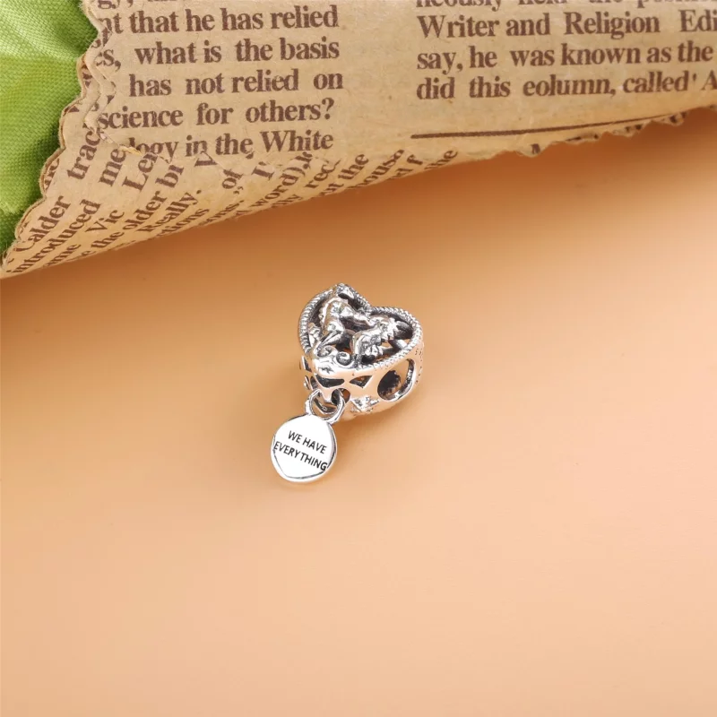 (image pour) Charm PANDORA coeur hippocampes ajoure - 798949C00 - Afficher 4