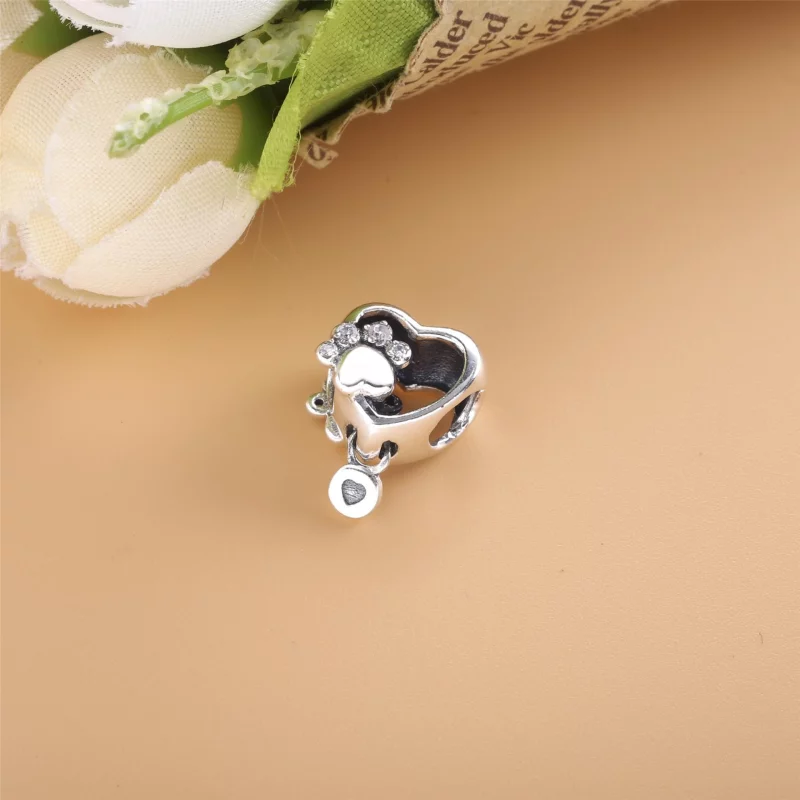 (image pour) Charm Pandora Empreinte de patte & Cœur Scintillant 798873C01 - Afficher 2