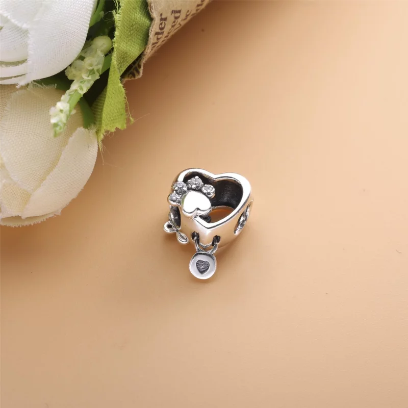 (image pour) Charm Pandora Empreinte de patte & Cœur Scintillant 798873C01 - Afficher 4