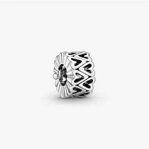 (image pour) Charm Pandora Espaceur Esquisse de Cœurs Ajourés 798694C00