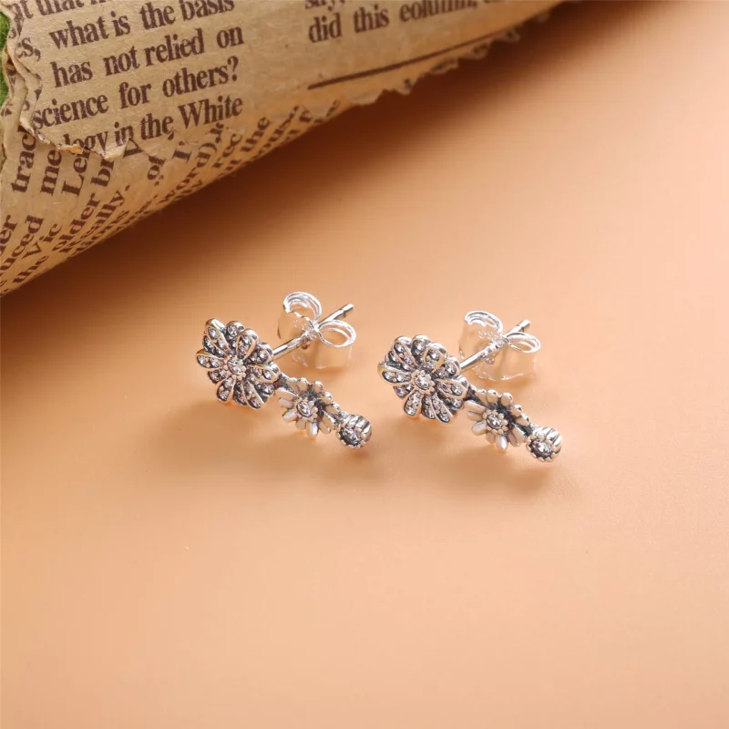 (image pour) Clous d'Oreilles Pandora Trio de Marguerites Scintillantes 298876C01 - Afficher 3