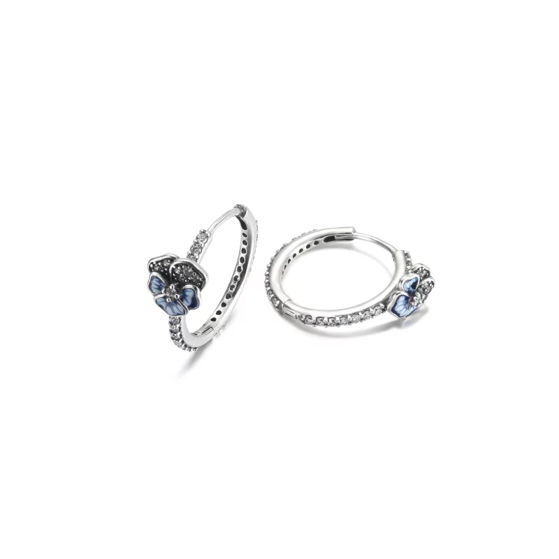 (image pour) Boucles d'oreilles à cercle avec fleur de pensée bleue PANDORA - 290775C01 - Afficher 3