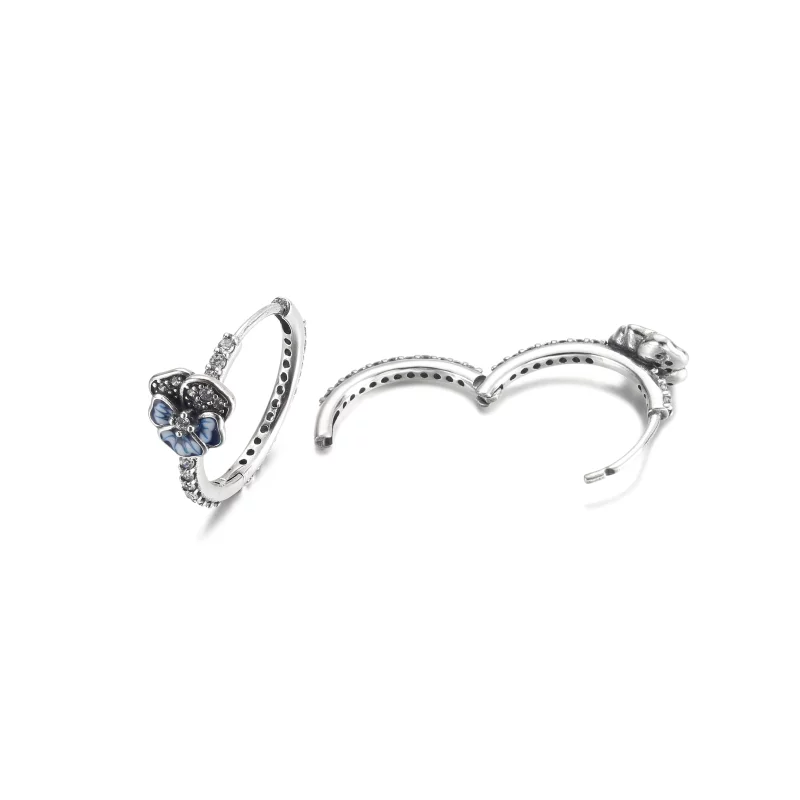 (image pour) Boucles d'oreilles à cercle avec fleur de pensée bleue PANDORA - 290775C01 - Afficher 4