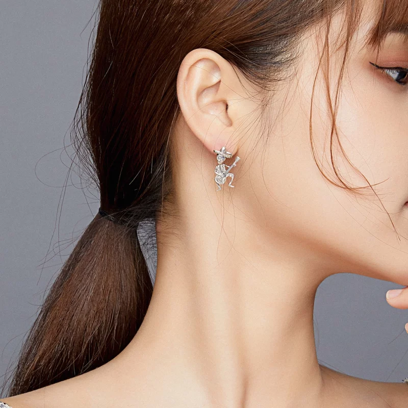 (image pour) Boucles d'oreilles clous en argent style Pandora avec tête de mort de guitare - - Afficher 5