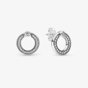 (image pour) Boucles d'oreilles PANDORA à clou réversibles avec cercle en pavé et logo - 299486C01