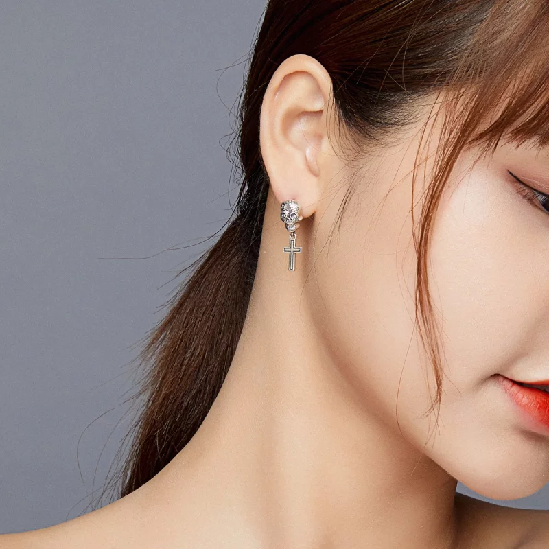 (image pour) Boucles d'oreilles pendantes en argent style Pandora avec croix et crâne - BSE41 - Afficher 9