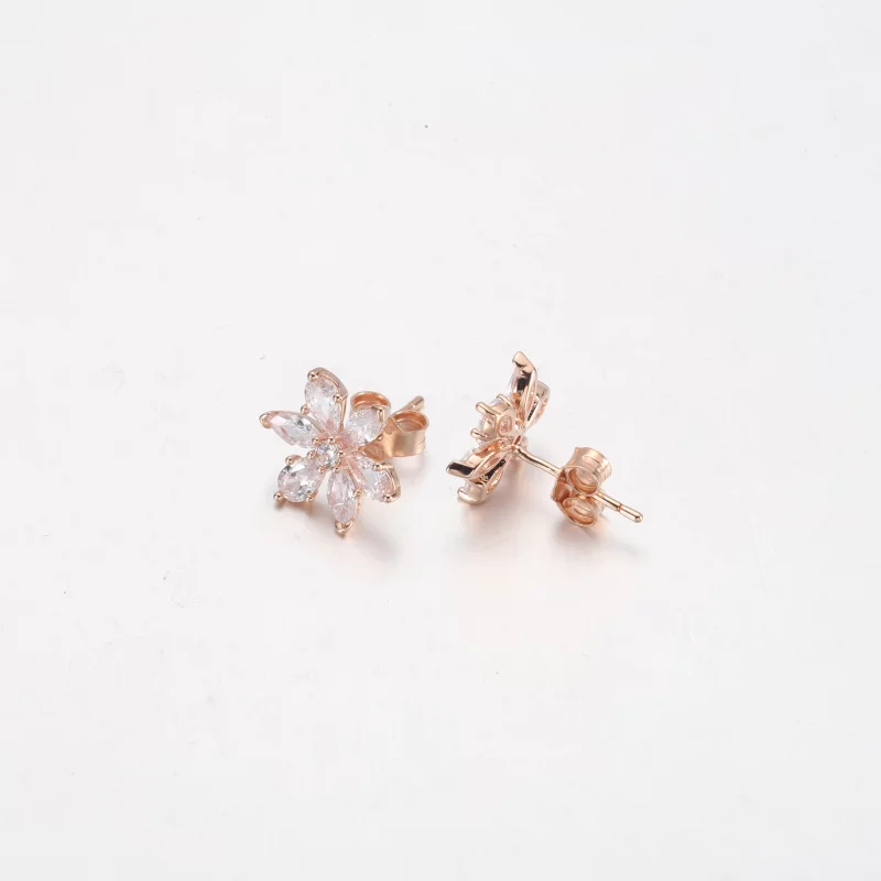 (image pour) Boucles d'oreilles clou étincelantes Herbarium Cluster PANDORA - 282407C01 - Afficher 7