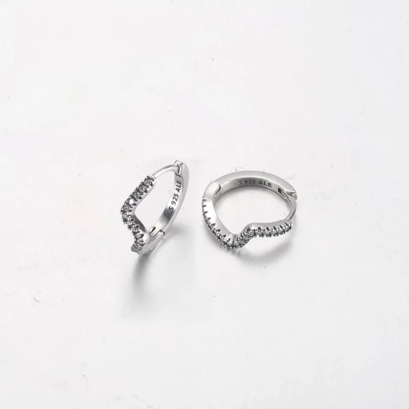 (image pour) Boucles d'oreilles créoles PANDORA Sparkling Wave - 292545C01 - Afficher 8