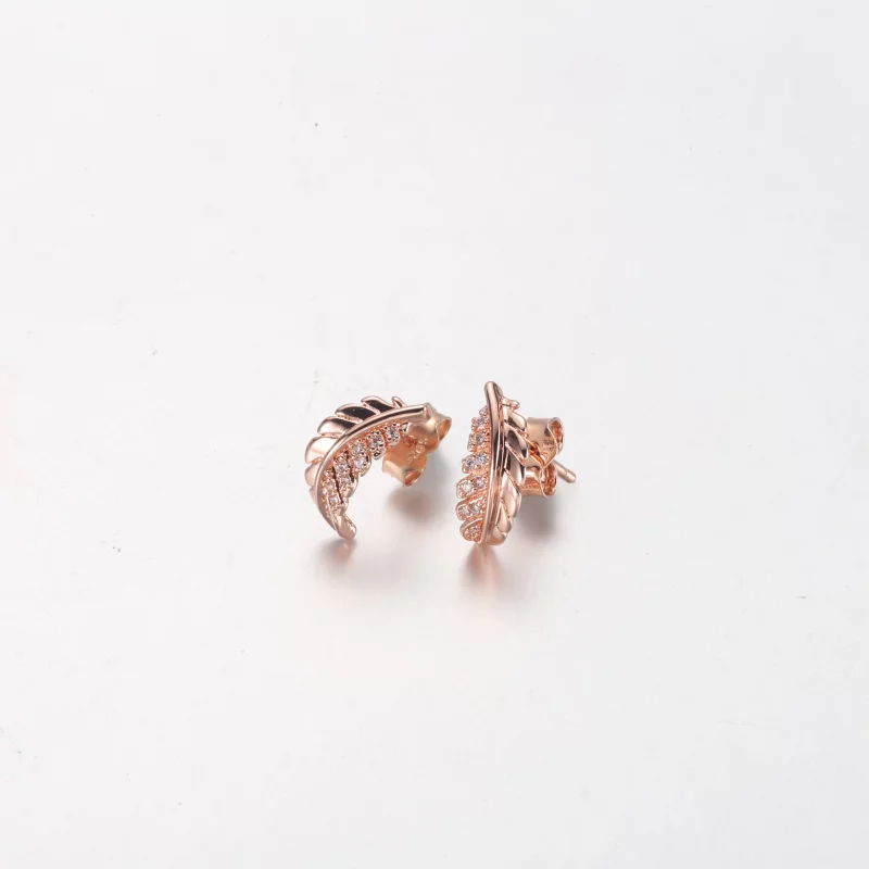 (image pour) Boucles d'oreilles PANDORA flottantes en forme de plume courbée - 282574C01 - Afficher 6