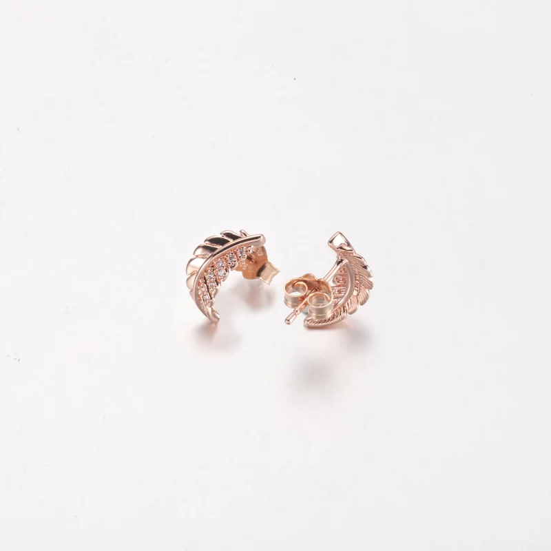 (image pour) Boucles d'oreilles PANDORA flottantes en forme de plume courbée - 282574C01 - Afficher 7