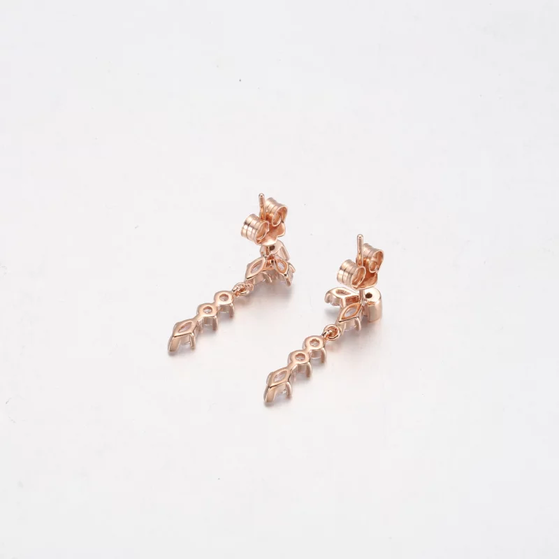 (image pour) Boucles d'oreilles pendantes en grappe PANDORA Sparkling Herbarium - 282404C01 - Afficher 5