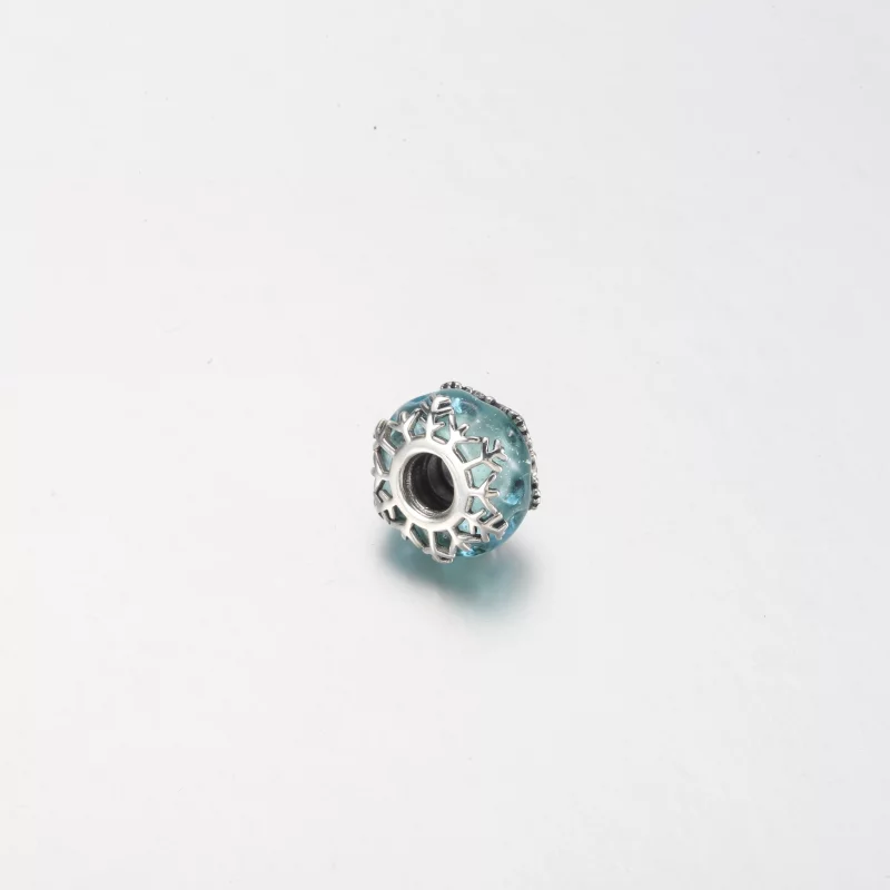 (image pour) Charm en verre de Murano bleu hiver avec flocon de neige PANDORA - 792377C00 - Afficher 7