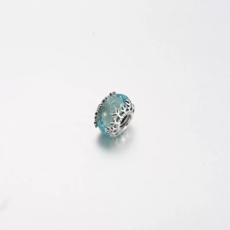(image pour) Charm en verre de Murano bleu hiver avec flocon de neige PANDORA - 792377C00 - Afficher 9