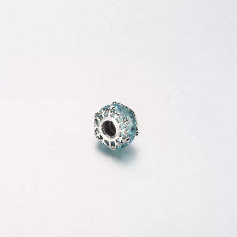 (image pour) Charm en verre de Murano bleu hiver avec flocon de neige PANDORA - 792377C00 - Afficher 11