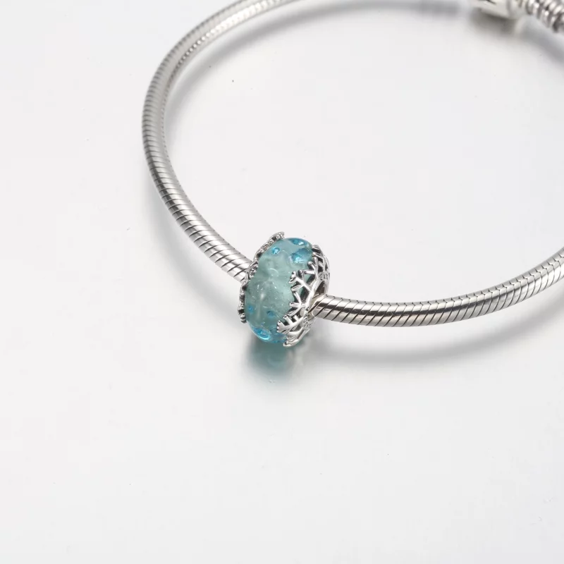 (image pour) Charm en verre de Murano bleu hiver avec flocon de neige PANDORA - 792377C00 - Afficher 12