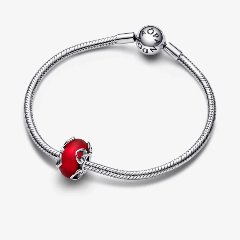 (image pour) Charm en verre de Murano rouge givré et cœurs PANDORA - 792497C01 - Afficher 4