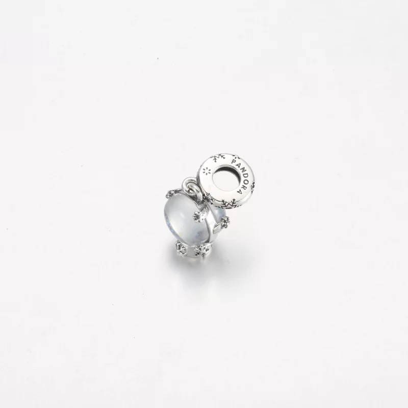 (image pour) Charm pendant en forme de globe de neige flocon de neige PANDORA - 792369C01 - Afficher 6
