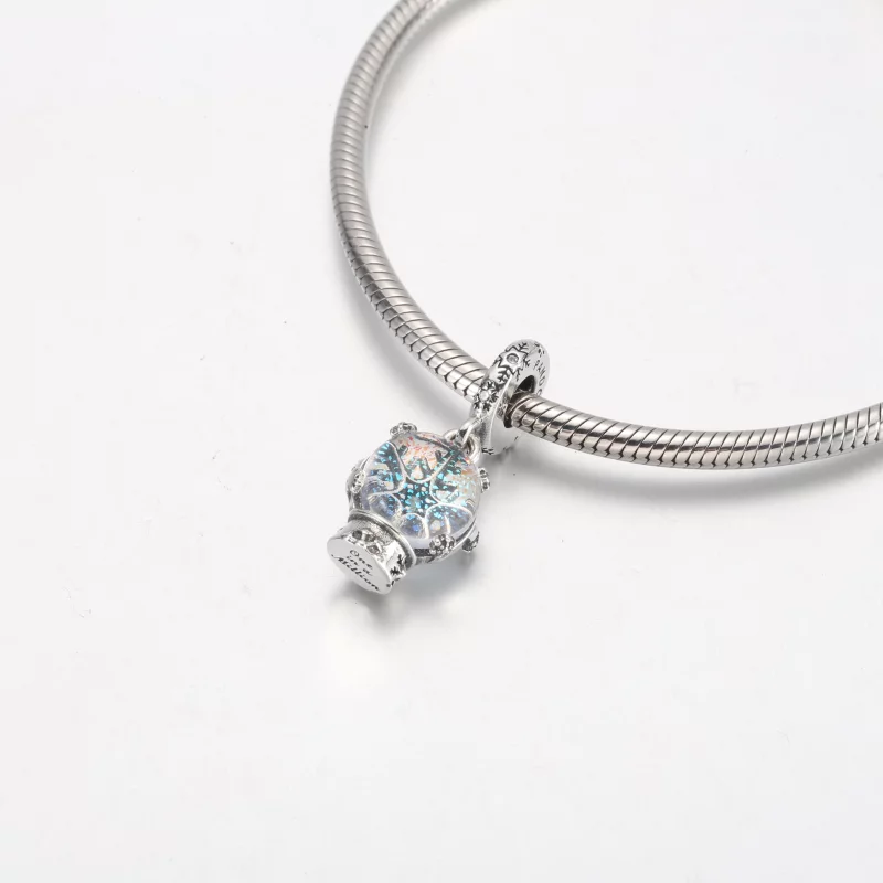 (image pour) Charm pendant en forme de globe de neige flocon de neige PANDORA - 792369C01 - Afficher 8