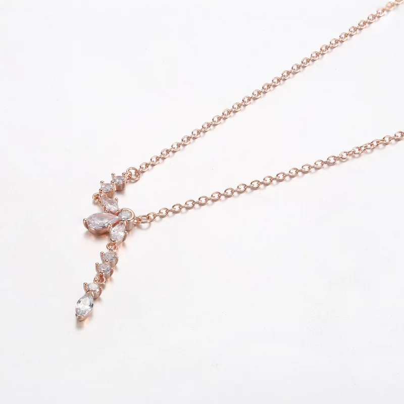 (image pour) Collier PANDORA Sparkling Herbarium Cluster Drop - 382386C01 - Afficher 9
