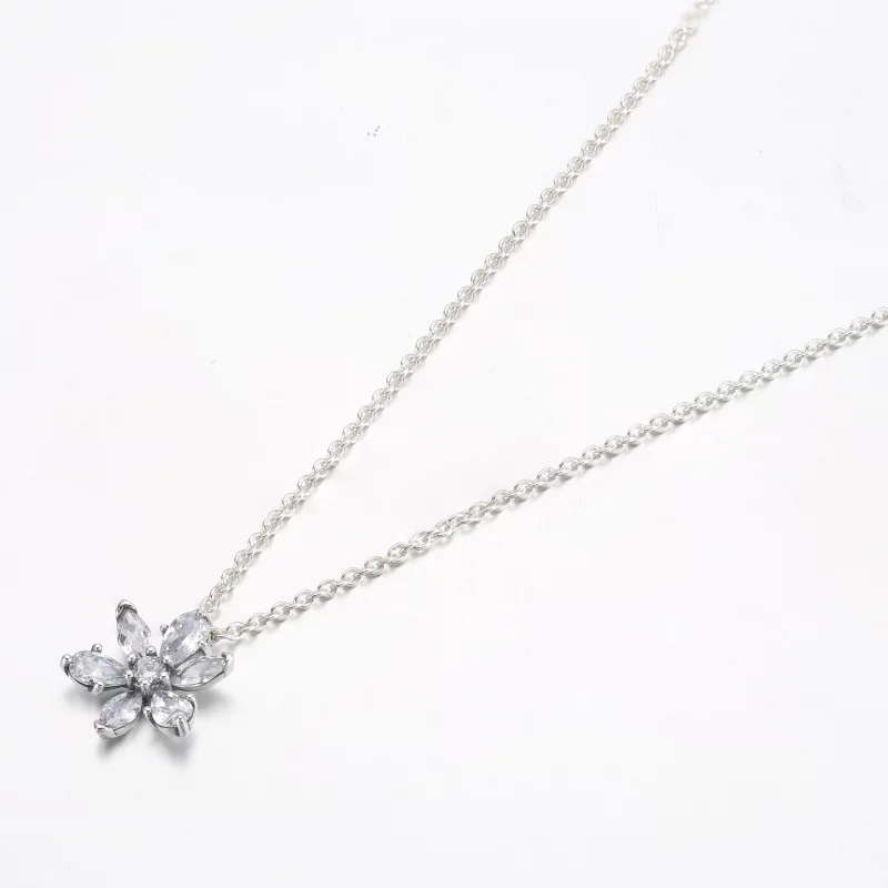 (image pour) Collier pendentif PANDORA Sparkling Herbarium Cluster - 392387C01 - Afficher 5