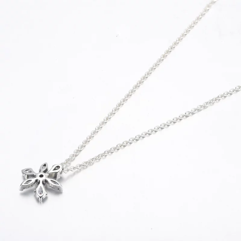 (image pour) Collier pendentif PANDORA Sparkling Herbarium Cluster - 392387C01 - Afficher 6
