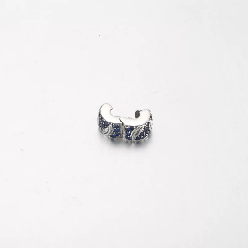(image pour) PANDORA Charm Clip Plume Courbée & Pavé - 792552C01 - Afficher 6