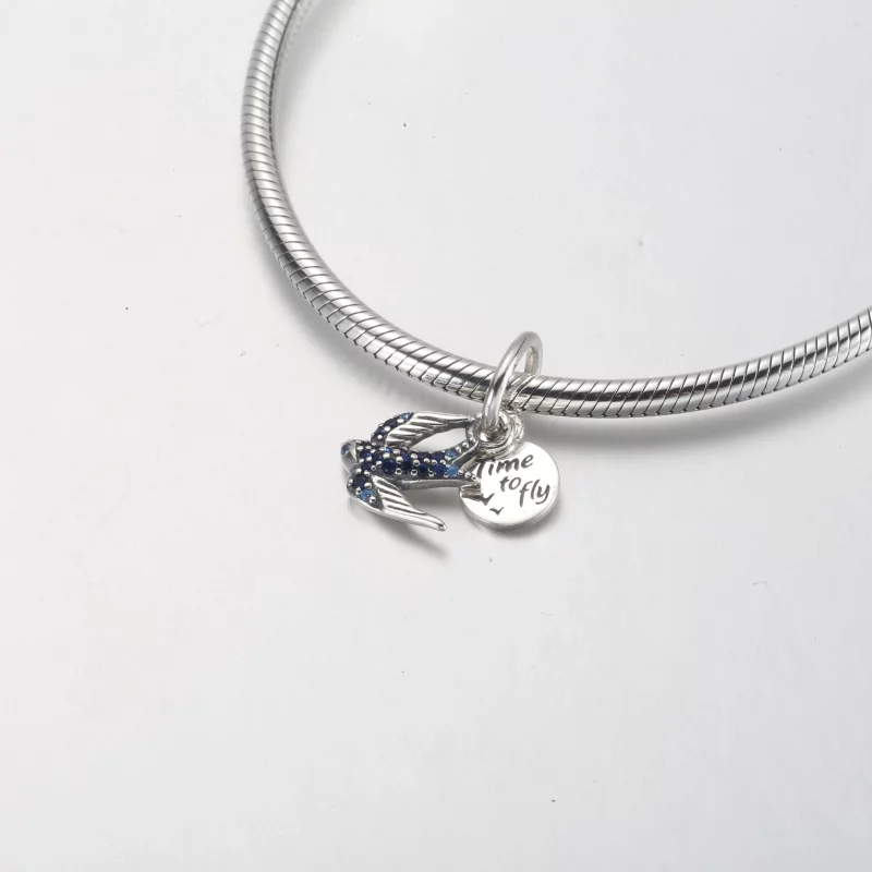 (image pour) PANDORA Charm Double Pendentif Hirondelle Étincelante & Citation - 792570C01 - Afficher 7