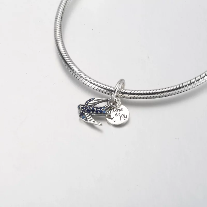(image pour) PANDORA Charm Double Pendentif Hirondelle Étincelante & Citation - 792570C01 - Afficher 10
