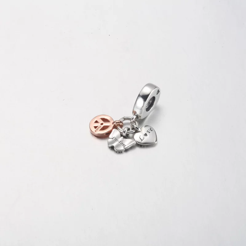 (image pour) PANDORA Charm Pendantes en Argent Deux Tons avec Cœur Arc-en-Ciel, Papillon et P - Afficher 6