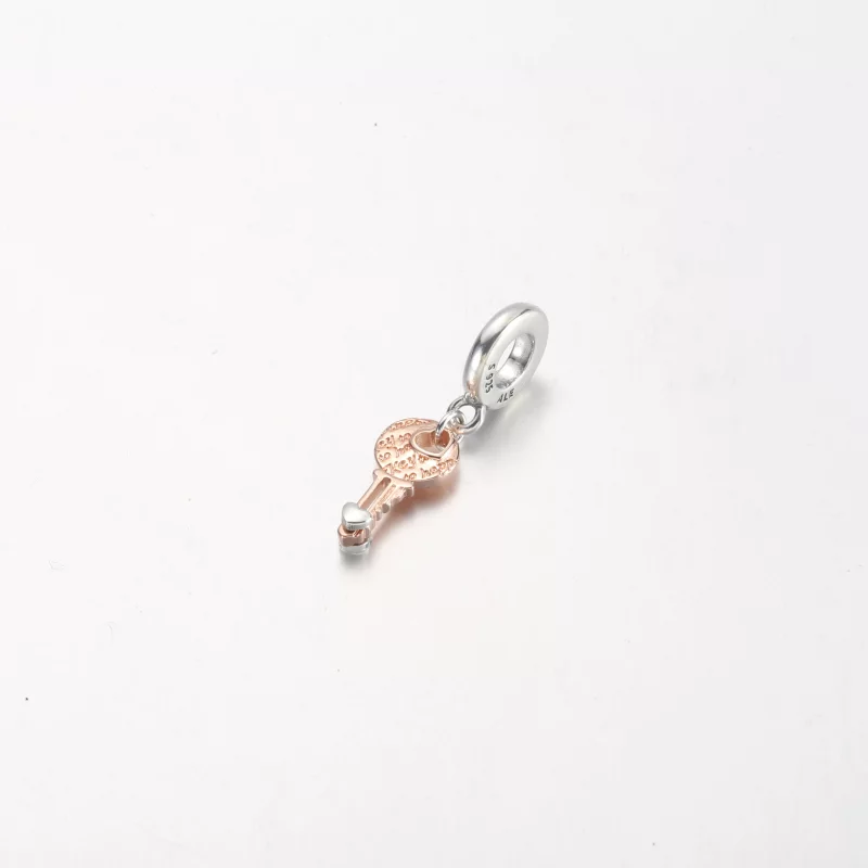 (image pour) PANDORA Charmant pendentif clé bicolore et cœur coulissant - 782510C00 - Afficher 8