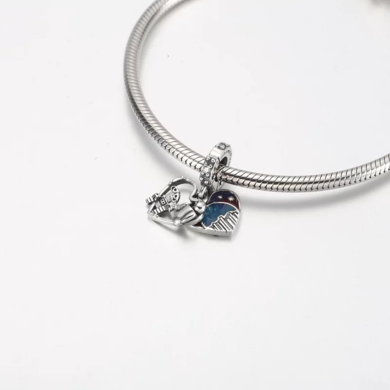 (image pour) PANDORA Disney Pixar Wall-E & Eve Charm Pendant Luminescent dans le noir - 79251 - Afficher 6