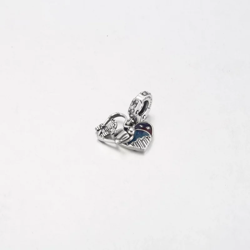 (image pour) PANDORA Disney Pixar Wall-E & Eve Charm Pendant Luminescent dans le noir - 79251 - Afficher 7