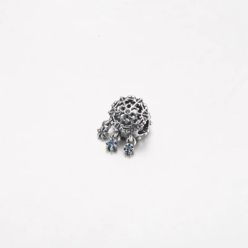 (image pour) PANDORA Goutte de Charme Icy Snowflake - 792367C01 - Afficher 5