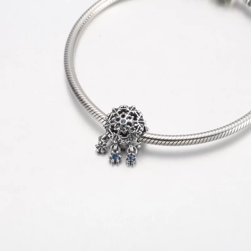 (image pour) PANDORA Goutte de Charme Icy Snowflake - 792367C01 - Afficher 8