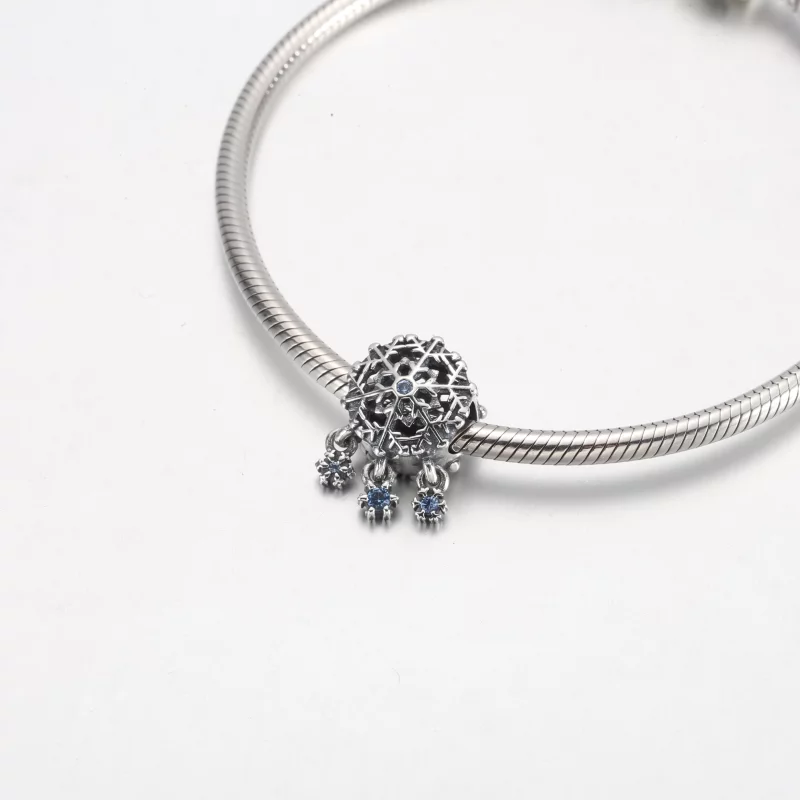 (image pour) PANDORA Goutte de Charme Icy Snowflake - 792367C01 - Afficher 12