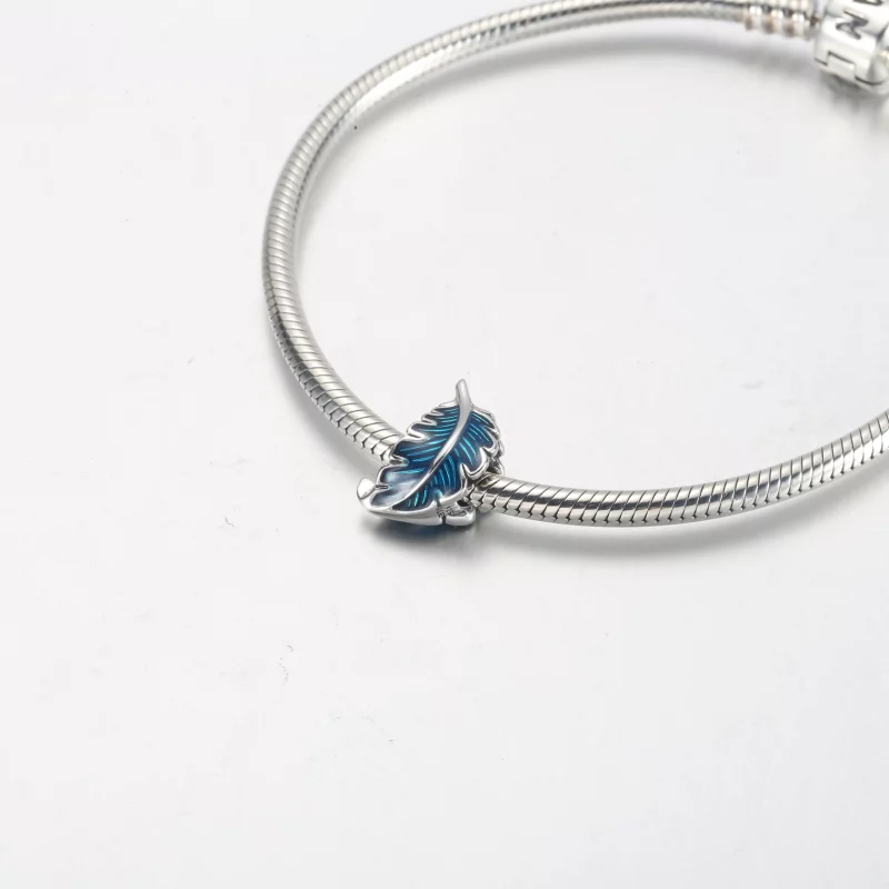 (image pour) PANDORA Plume Courbée Bleue Charme - 792576C01 - Afficher 8