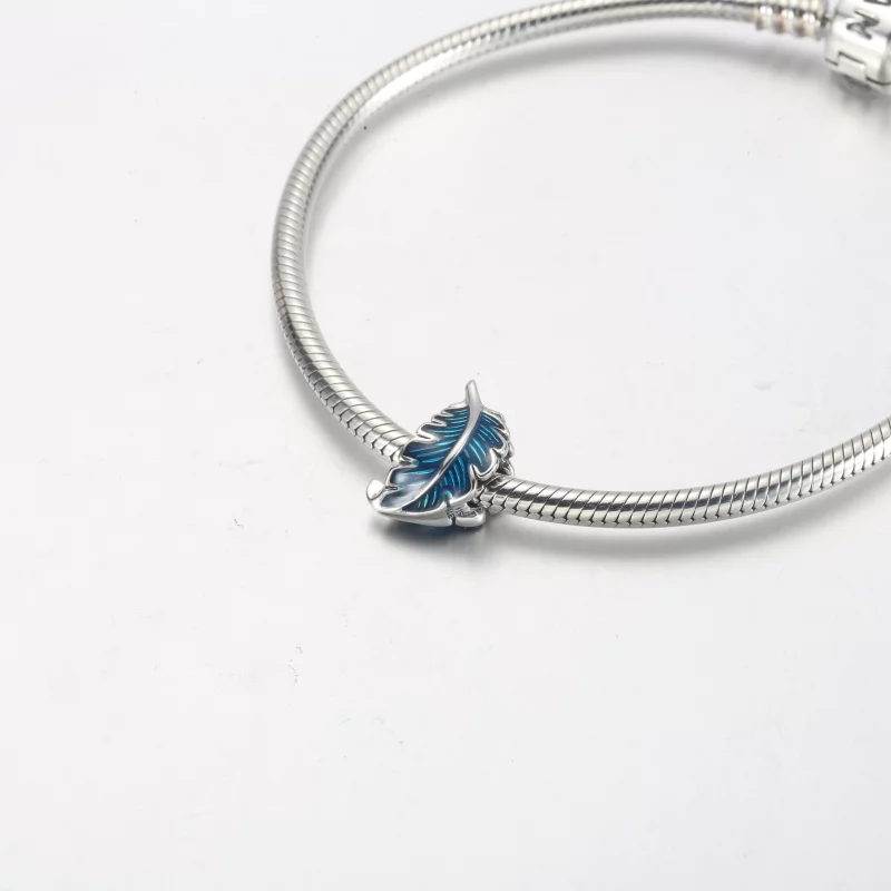 (image pour) PANDORA Plume Courbée Bleue Charme - 792576C01 - Afficher 12