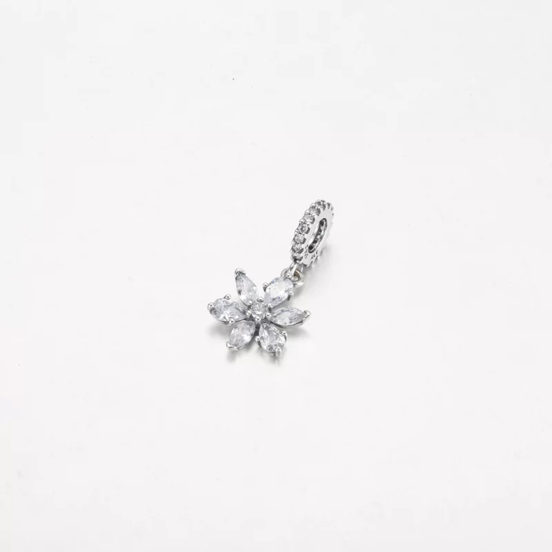 (image pour) Pendentif à breloque PANDORA Sparkling Herbarium Cluster - 792382C01 - Afficher 5