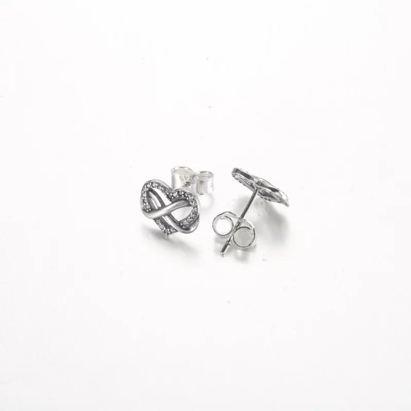 (image pour) Boucles d'oreilles clou étincelantes en forme de cœur infini Pandora - 292667C01 - Afficher 3