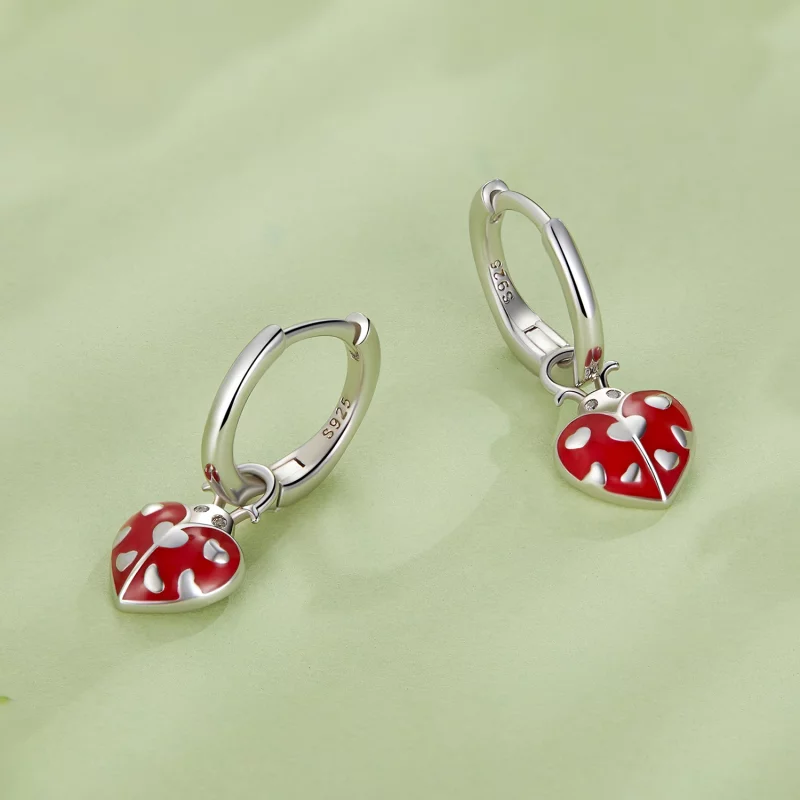 (image pour) Boucles d'oreilles à anneaux de style Pandora avec coccinelle - SCE1573 - Afficher 3