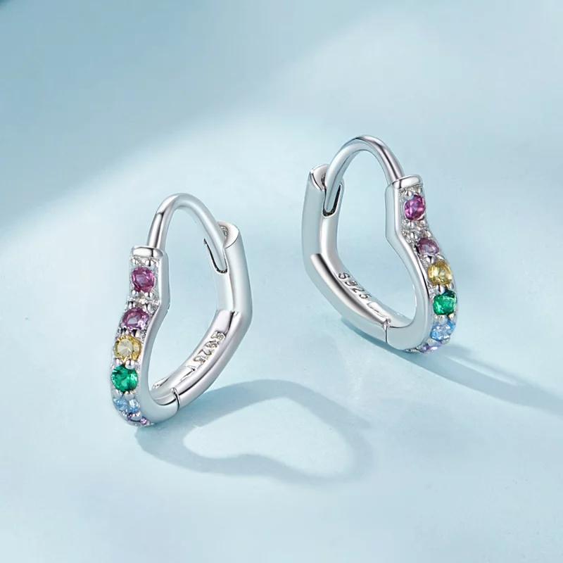 (image pour) Boucles d'oreilles à anneaux en forme de cœur arc-en-ciel de style Pandora - SCE - Afficher 3