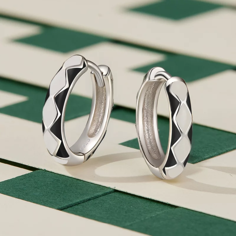 (image pour) Boucles d'oreilles à cercle de style Pandora avec motif en forme de diamant - SC - Afficher 3