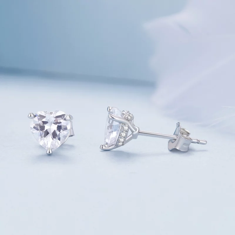 (image pour) Boucles d'oreilles clous en forme de cœur étincelant de style Pandora - BSE853 - Afficher 4